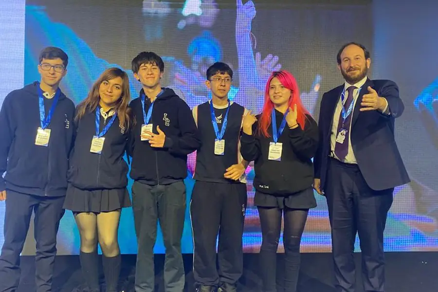 Centro de Estudiantes de Lincoln College Huechuraba asiste a la Cuenta Pública Municipal